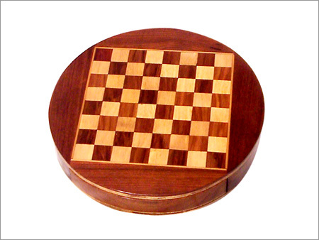 Draw Type Round Chess Board