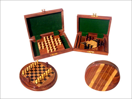 Round & Box Type Chess