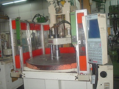 Multiplas vertical Injection Moulding Machine