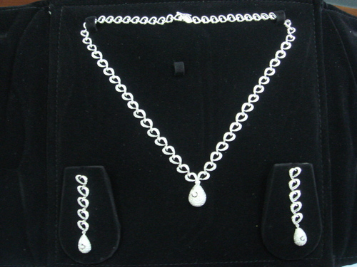 White Gold Diamond Necklace Set