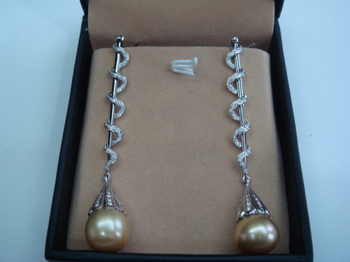Real Pearl Earring
