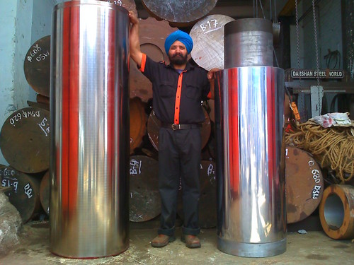 Hydraulic chilled ram