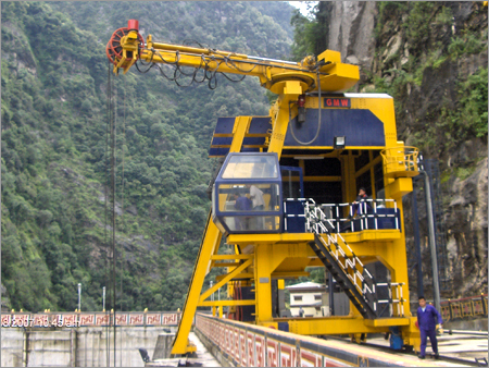 Trash Rack Cleaner Machine With Grappler