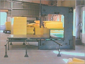 Vertical Cutting Machine
