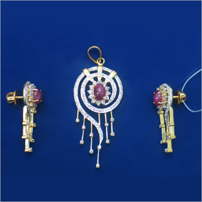 Diamond Pendant With Earrings