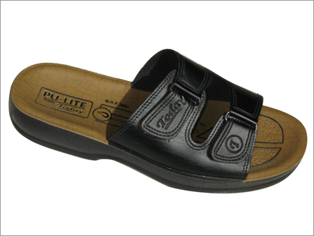 Open toed men's slippers