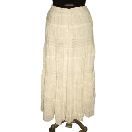 White Long Skirt in Wrinkles