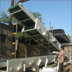 Mobile Telescopic Belt Conveyor Open Position