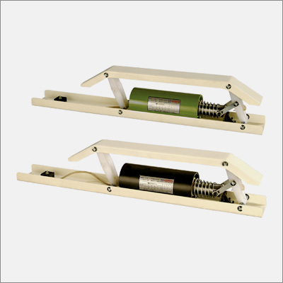 R. R. & Returning Cam