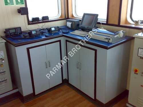 RADIO TABLE