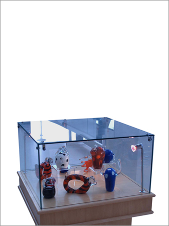 Curved Glasses for Display Counters