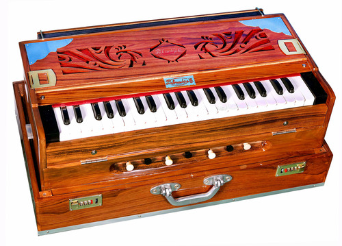 3,5 Octave Regular Harmonium With 2 Sets Of Reeds - Application: Professional Singing