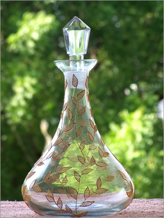 Glass Wine Decanter - 750ml Glass, 10 Inch Height, Clear | Elegant Design, Hand-Painted Detail, Aeration Enhances Taste