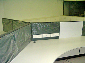 120 DEG Work Station for IT Room in airport