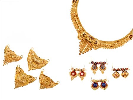 Gold Pendants & Gold Necklaces
