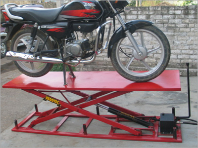 Hydraulic Hand Operated Motorcycle Lift (REDDTEC)