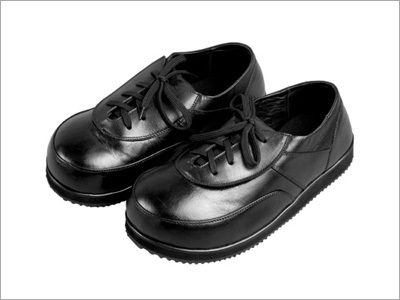 Aramax Black Uni Shoes