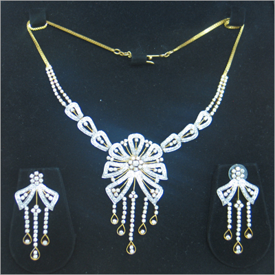 Modern Diamond Necklace
