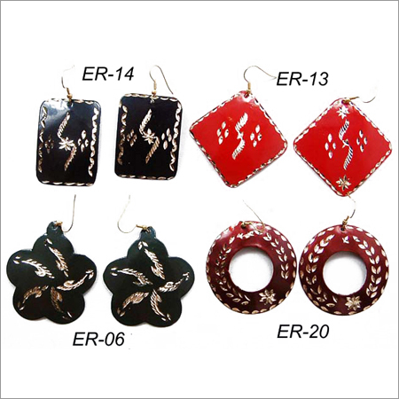 Beaded Jewelry - Metal Beads, Variable Size, Red | Elegant Design, Durable, Lightweight, Versatile Fashion Accessory