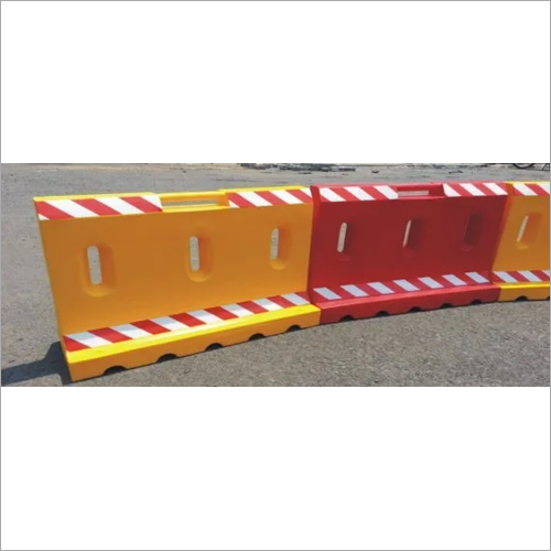 Safety Barricades Bangalore Size: 1 Meter