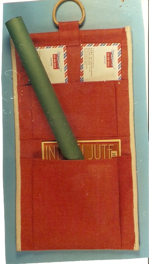 JUTE WALL MAGAZINE AND LETTER HOLDER