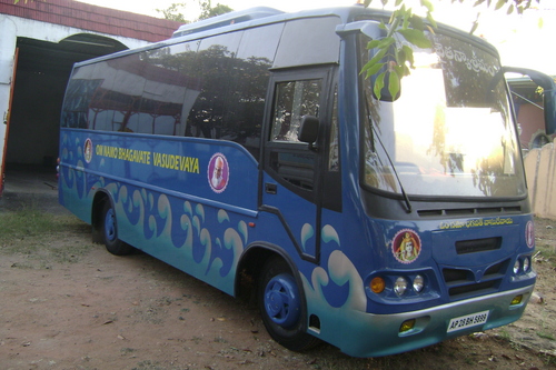 mini volvo bus