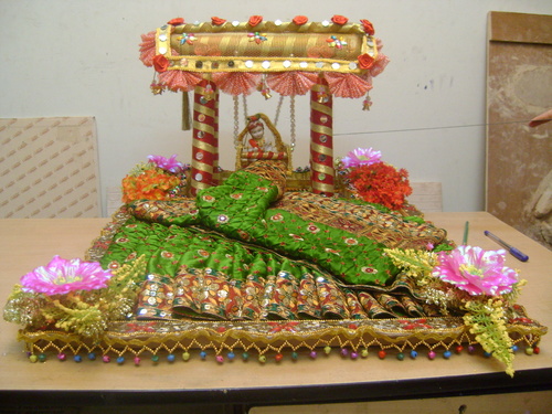 Theme Saree Packing