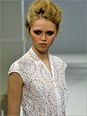 Eyelet Embroidery Motif