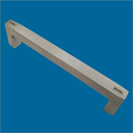 Flat door fitting