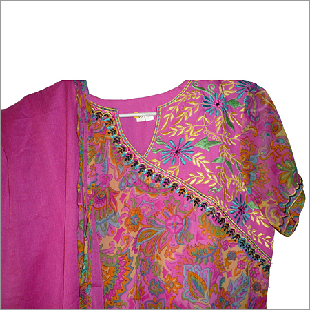 Magenta Embroidered Kurti Chunni