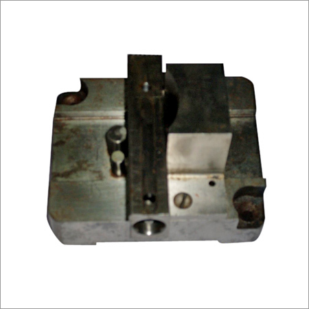 DICE FOR MOLDING MACHINE