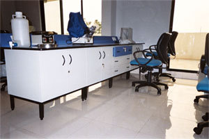 LAB INSTRUMENT TABLE Manufacturer