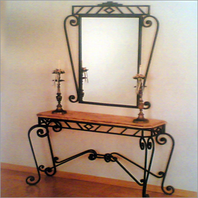 Dressing table