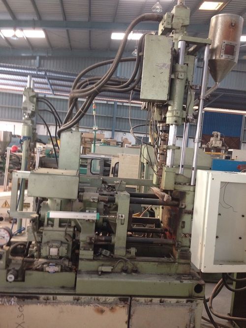 Plastic Injection Molding Machine