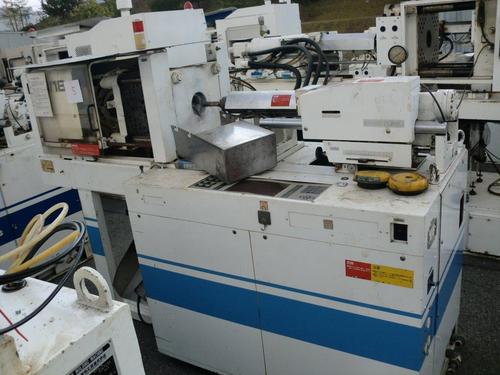 Sumitomo 18Ton Horizental Injection Moulding Machine - Capacity: 0.8 Ma Bucket