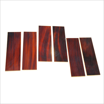 Buffalo Horn Plate Medium Brown