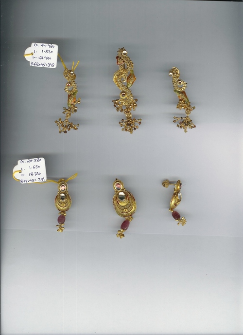 Antique gold pendent