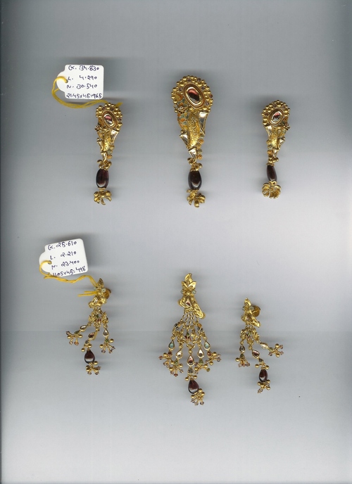 Antique gold pendent set