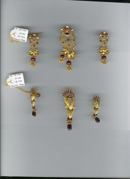 Antique gold pendent set