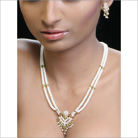 Necklace - Pearl And Metal, 16-18 Inches, White, Lobster Clasp | Elegant Design, Versatile Style, Durable, Eye-Catching Pendant 1.5x2 cm