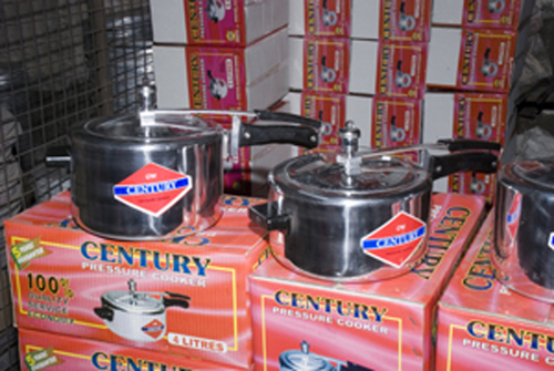 Aluminium Pressure Cookers (4 Litres Capacity)