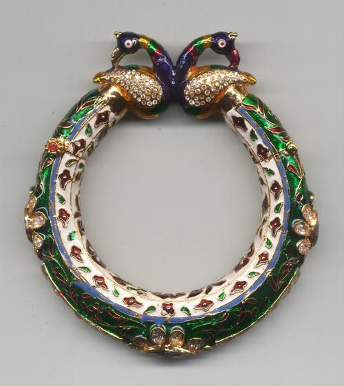 Fashion bangles