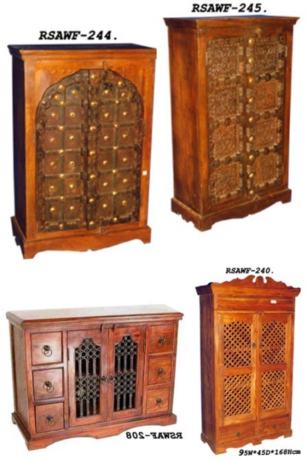 Wooden Anitique Almirah