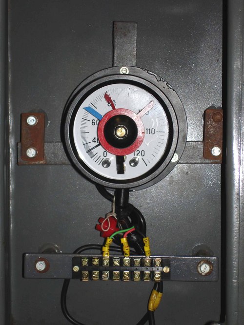 AVR Temperature Indicator