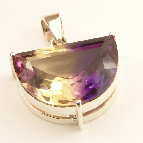 Designer Gem Pendant 
