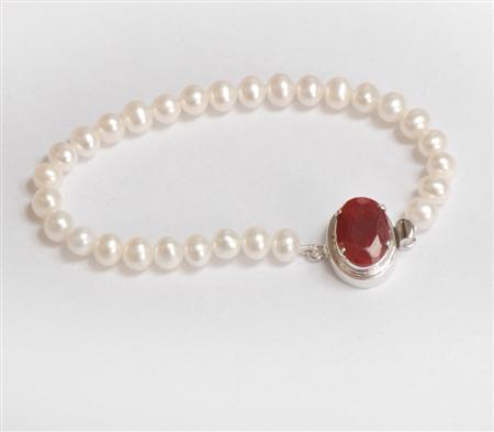 Pearl Beaded Bracelet
