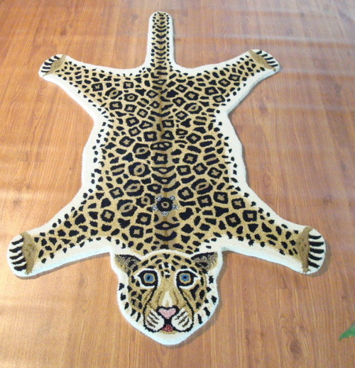 Animal in Hand-Tuffted Carpet
