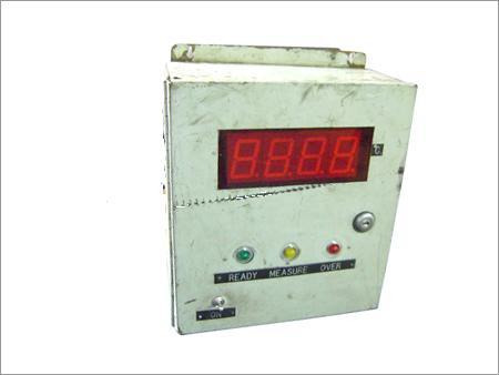 White Digital Peak Hold Temperature Indicator