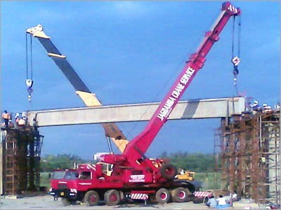 Grove Crane Rental Service