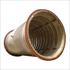 Segmented column with internal rings support